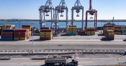 Montreal Dockworkers Return: Shipments Are Back on Track!