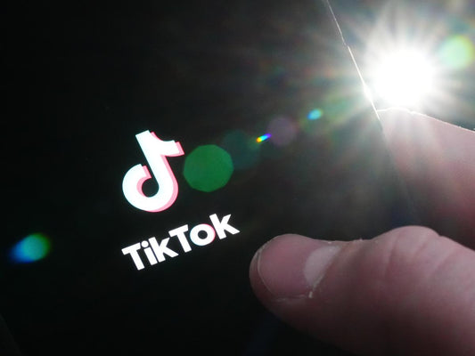 🚫 Doug Ford prohibits TikTok on government devices, emulating Justin Trudeau.